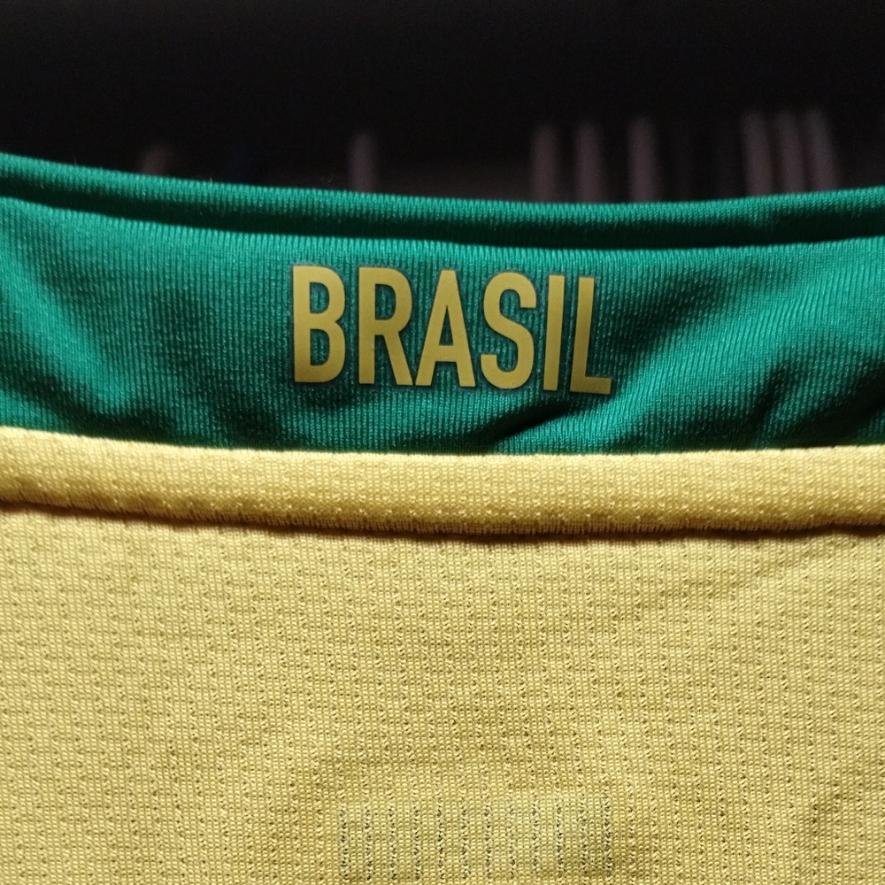2008 home Brazil jersey new with tags - Picture 9 of 10
